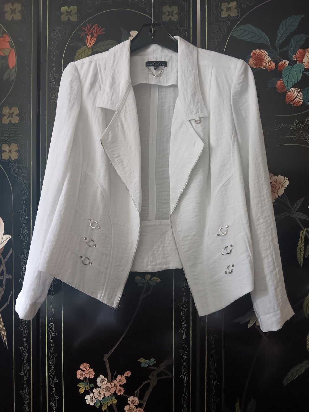 Vex Collection White Cropped  Blazer